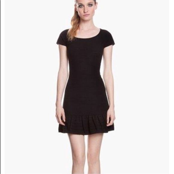 Sandro Short Sleeve Knit Mini Dress Navy sz S (1) Ribbed Stretch Ruffle Hem - Picture 2 of 9